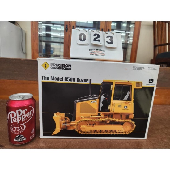 Precision Construction John Deere 650H Dozer. Very Detailed 1:16