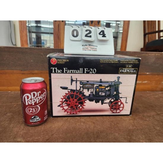 Precision Series Farmall F20 McCormick Deering. Very Detailed 1:16