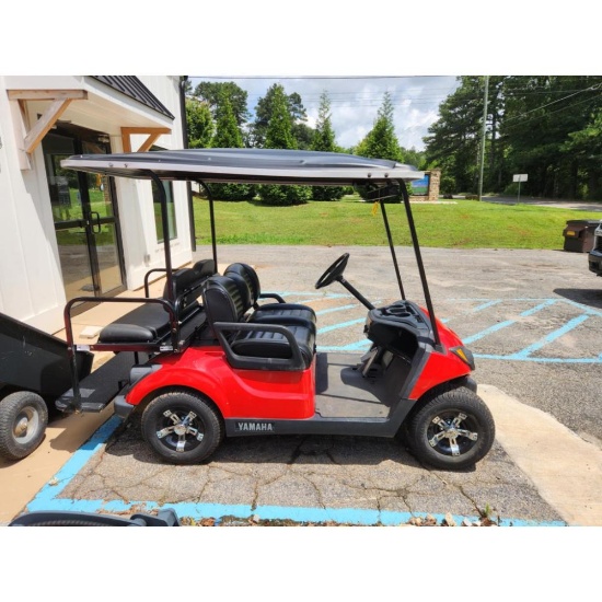 Yamaha Golf Cart. In Working Order.