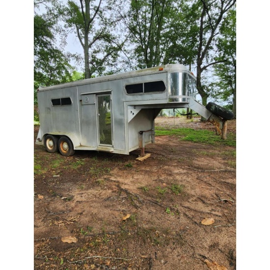1984 Double D Aluminum Horse Trailer with Title
