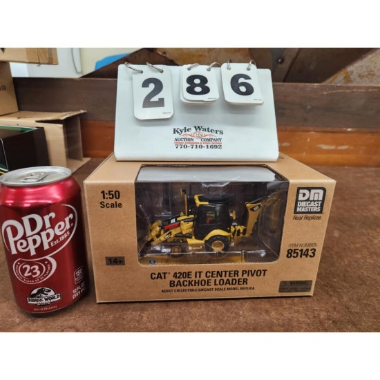 CAT 420E IT Center Pivot Backhoe Loader 1:50 Scale