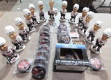 Hockey Bobble Heads & Cards