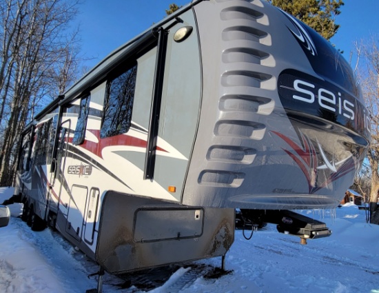 2014 Jayco Seismic 3902 Toy Hauler