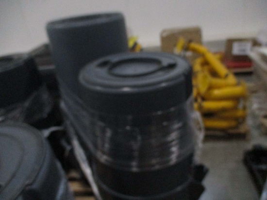 A Lot Of 4 - 55 Gal Trash Cans