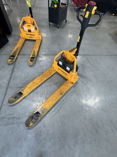 Electric Pallet Jack, 3000 lbs Capacity, Small Footprint