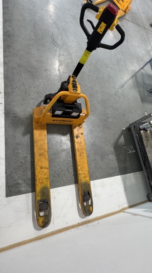 Electric Pallet Jack, 3000 lbs Capacity, Small Footprint