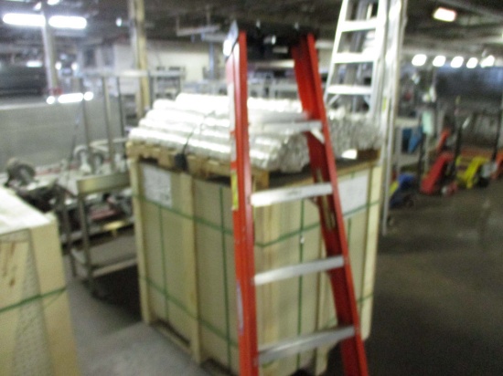 6ft Fiberglass Step Ladder