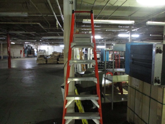 8ft Fiberglass Step Ladder