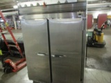 Stand-up 2 Door Reach In Freezer