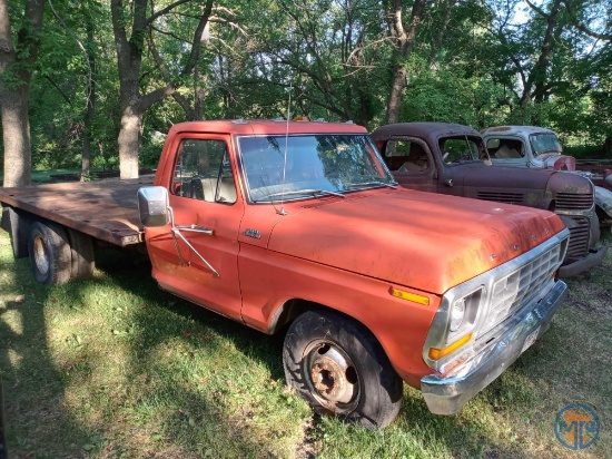 1978 Ford F-350 Flatbed Truck