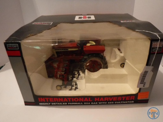 SpecCast International Harvester 405 with 460 cultivator, 1/16th scale