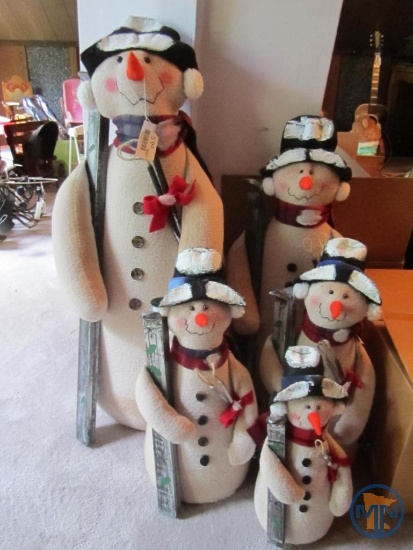 Christmas decorations: (5) matching soft snowmen