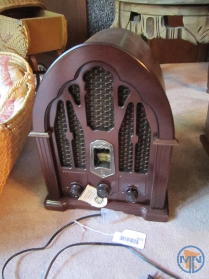 GE vintage 1932 style AM/FM radio