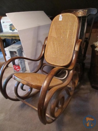 (2) rocking chairs and end table