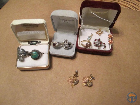 Black Hills Gold earrings and ring, (4) other rings
