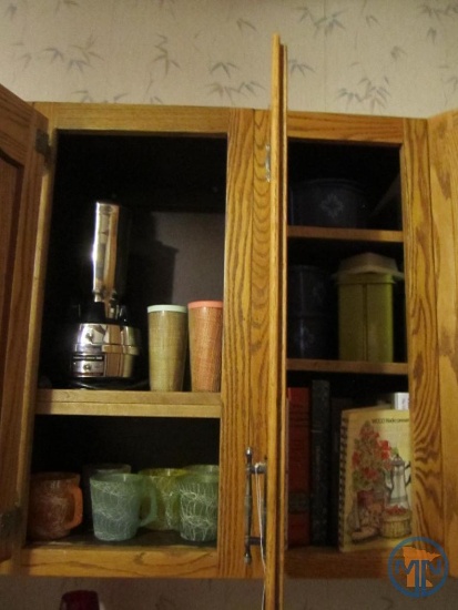 Hamilton Beach Commercial Bar Mixer, glass mugs, and cookbooks