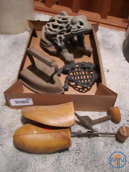 Sad iron, cast iron frogs, and (2) shoe forms