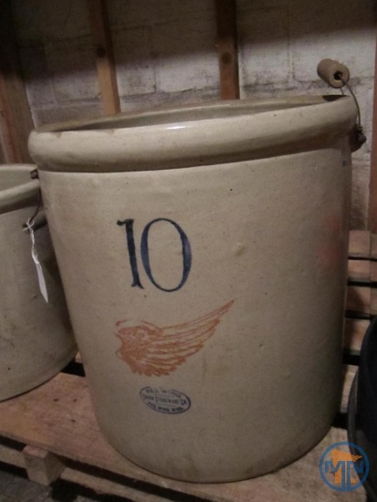 Red Wing No. 10 crock, chips in rim