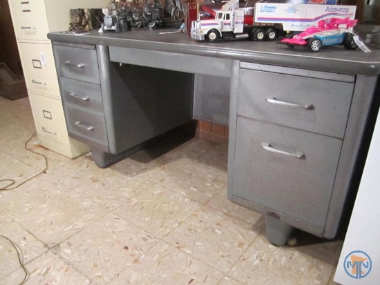 Metal desk, desk lamp and 4-drawer file cabinet