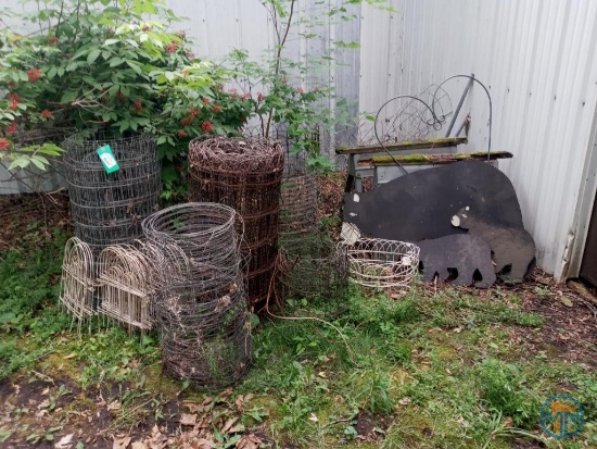 Garden fencing, wood bears, tomato cages, garden edging and (2) saw horses