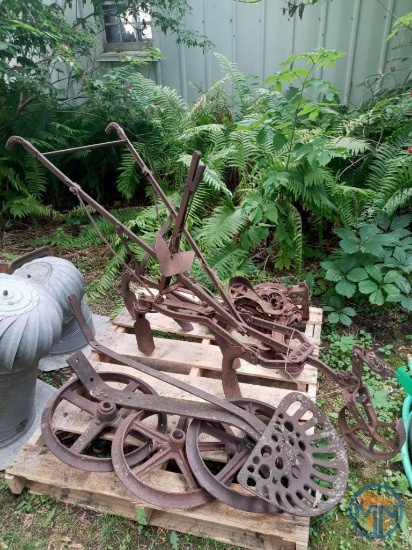 Walk-behind horse drawn cultivator, hay loft trolly, tractor cast iron seat