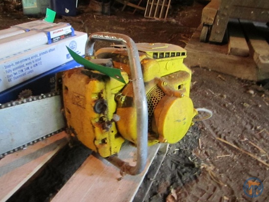 McCulloch 1-40 gas chainsaw