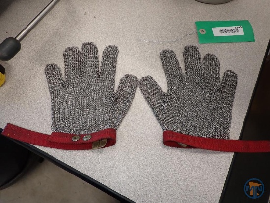 Saf-T-Gard chain-mail glove, size medium (red)
