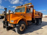 2001 International 4900SFA Dump Truck