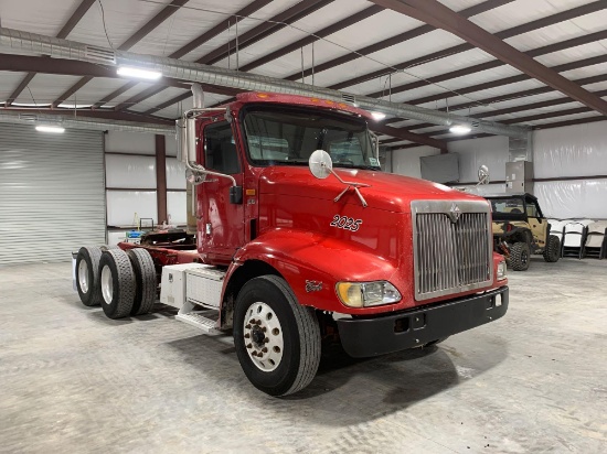 2005 International Eagle 9200i Day Cab Truck Tractor