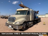 2005 Freightliner Columbia Sleeper Truck