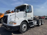 2008 Volvo D11 Day Cab Truck