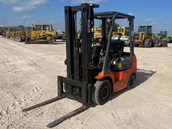 Toyota 7FGU18 Forklift
