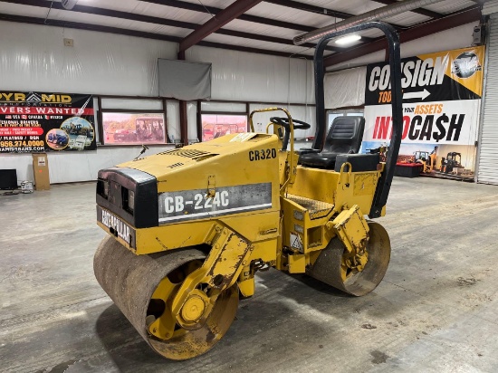 2000 Caterpillar CB-224C Compactor