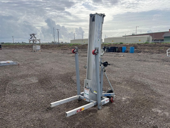 2019 Genie SLC24 Superlift Contractor 24 Foot Reach Material Lift ...