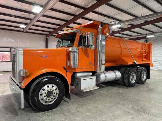 2001 Peterbilt 379 Dump Truck
