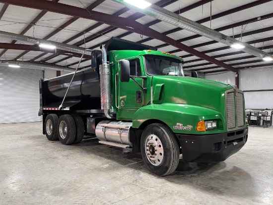 2004 Kenworth T600 Dump Truck