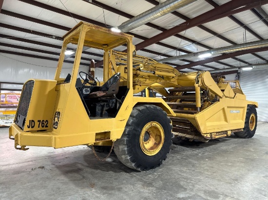 1977 John Deere 762 Paddle Scraper
