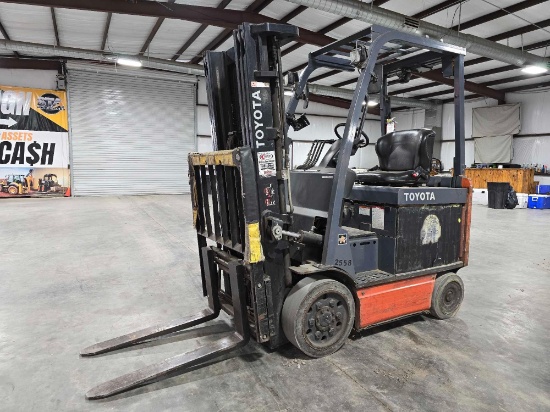 Toyota 8FGCU25 Electric Forklift.