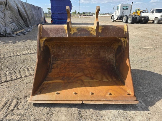 Caterpillar 60 In. Bucket
