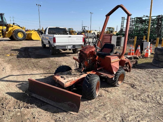 Ditch Witch 2300 Trencher