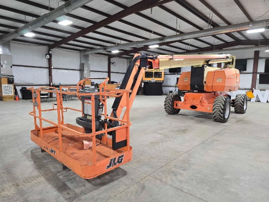 2015 JLG 800AJ Articulated Boom Lift