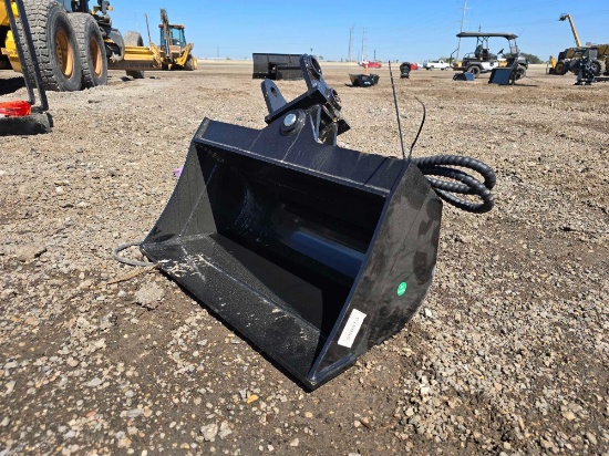 NEW/UNUSED 2025 Future 24 inch Tilting Excavator Bucket