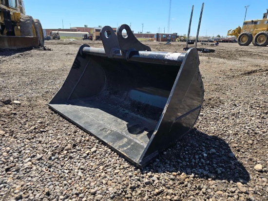 NEW/UNUSED 2025 Future 32 inch Tilting Excavator Bucket