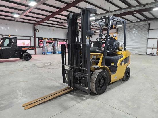 2017 Caterpillar GP25N Straight Mast Forklift