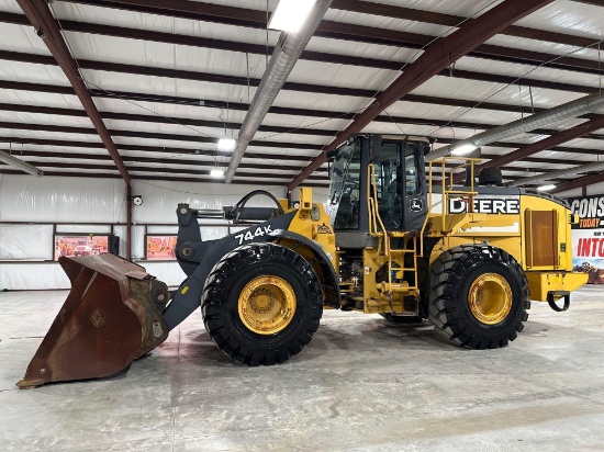 John Deere 744K Wheel Loader