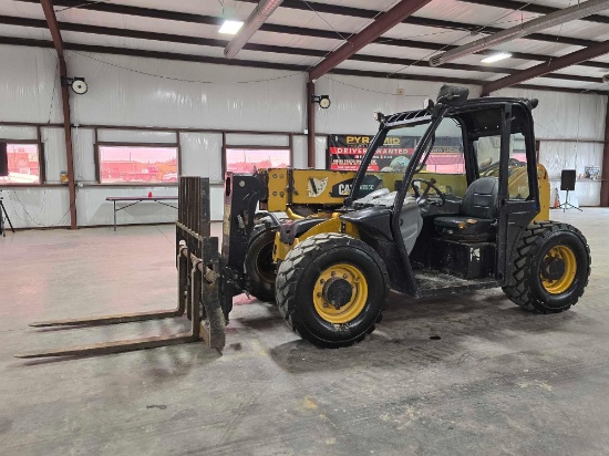 2015 Caterpillar TH255C Telehandler