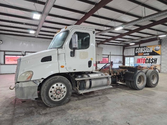 2016 Freightliner Cascadia 113 Day Cab Truck Tractor
