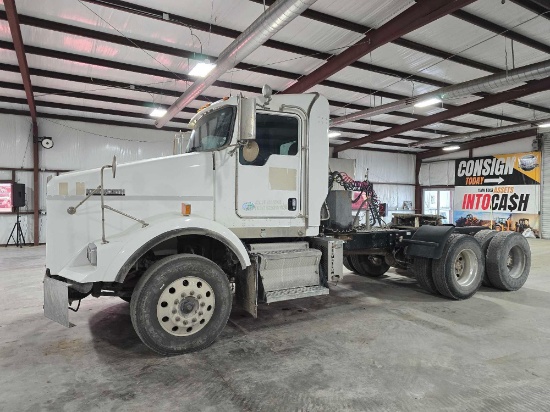 2016 Kenworth T800 Day Cab Truck Tractor