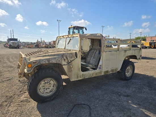 1990 AM General M998 1 1/4-ton HMMWV US Military Cargo/Troop Carr