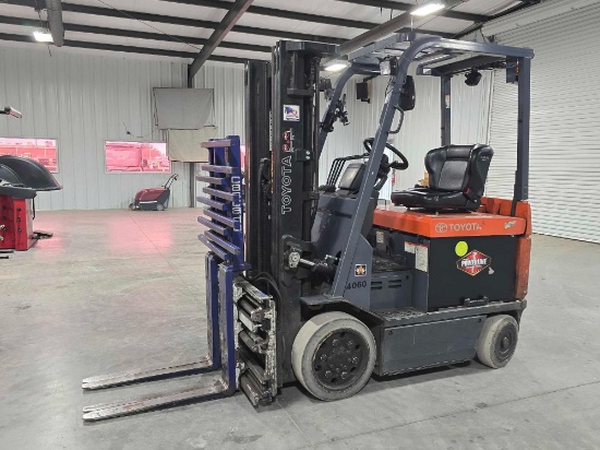 Toyota 7FBCU25 4 Wheel Electric Forklift
